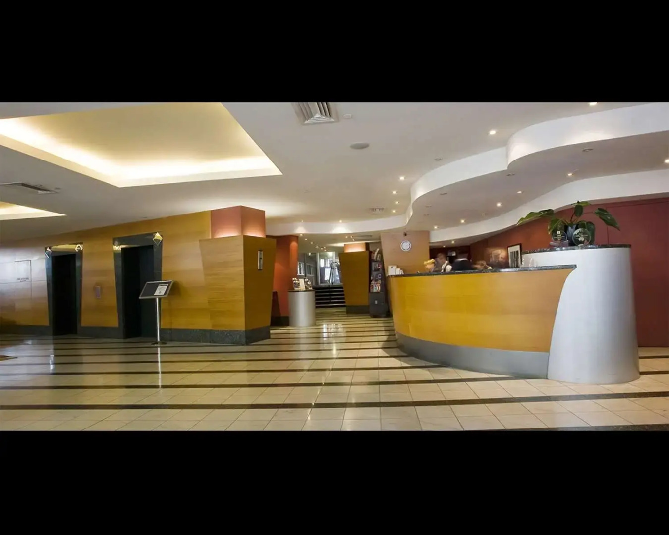 Foto - Clarion Suites Gateway