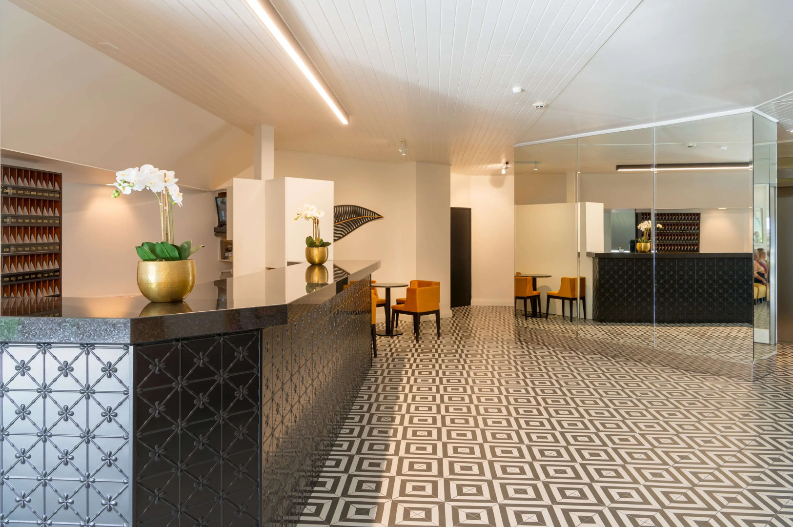 Photo - Bay Plaza Hotel