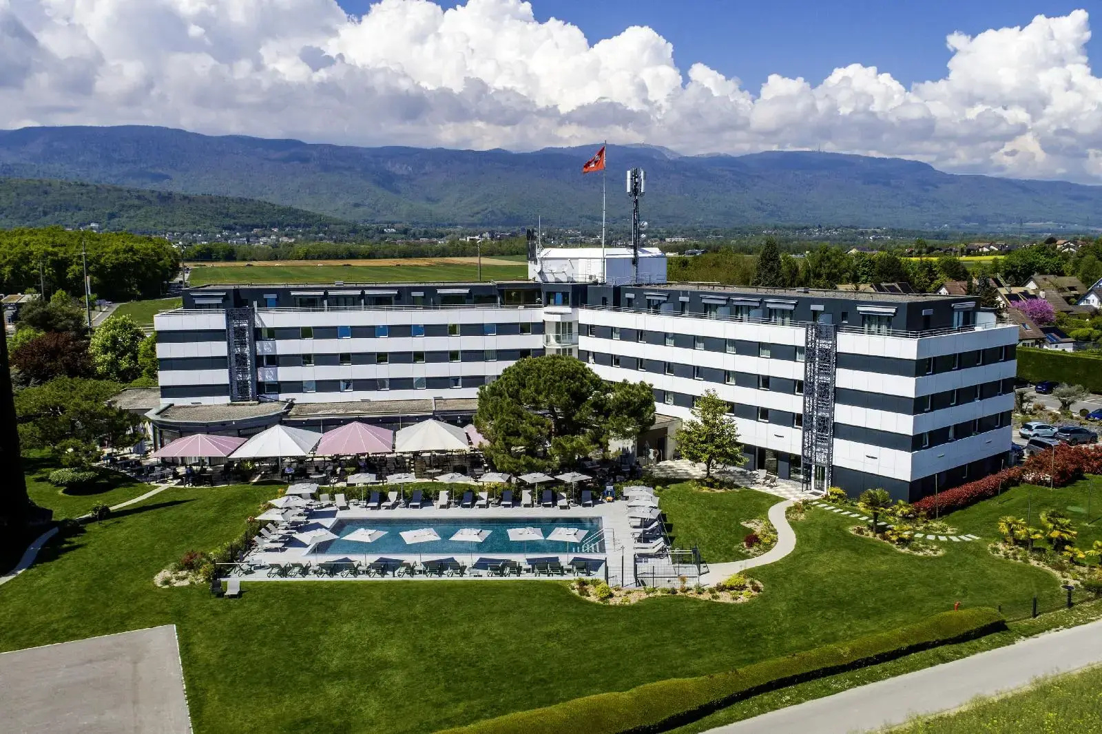 Foto - Everness Hotel & Resort