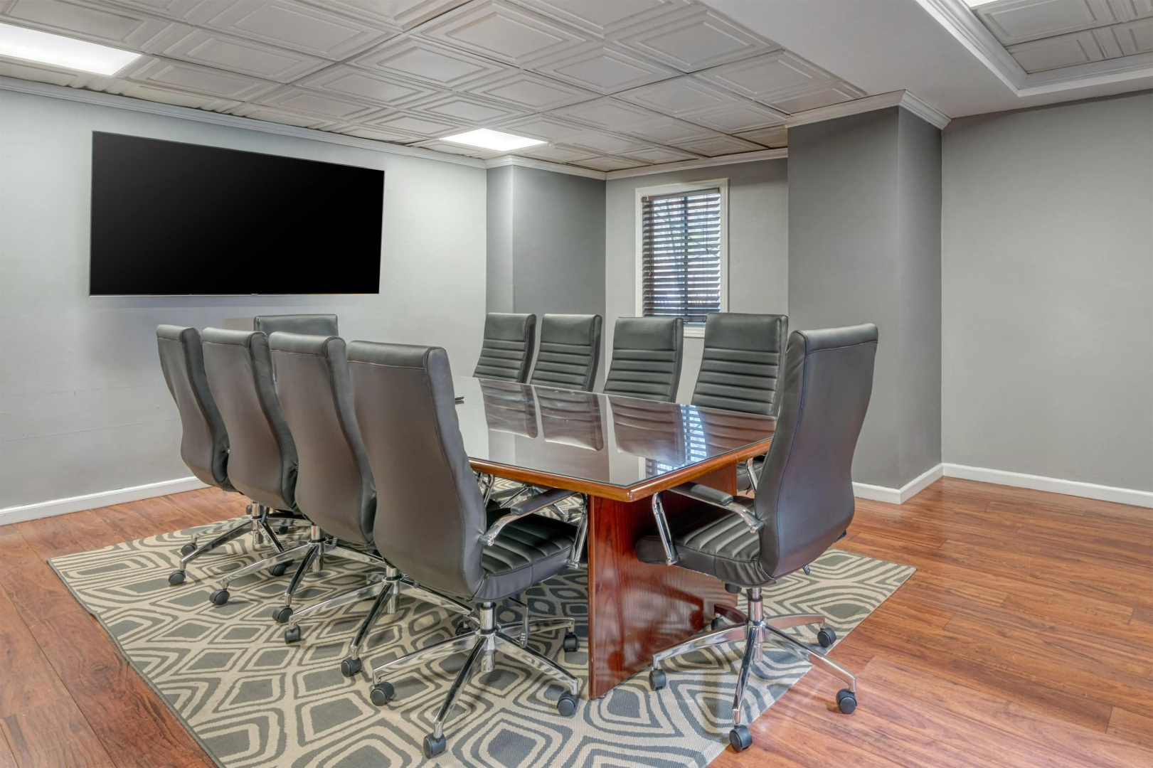 Foto - SureStay Plus Hotel by Best Western Reno Airport