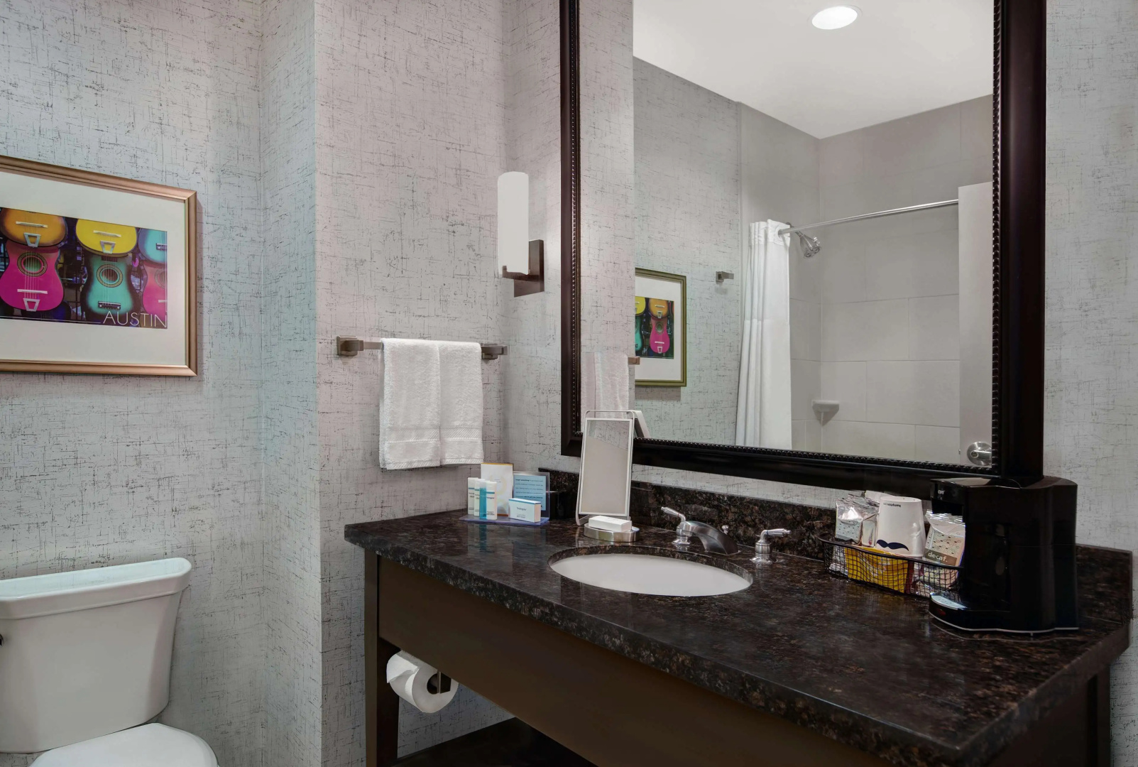Photo - Hampton Inn & Suites Austin @ The University / Capitol