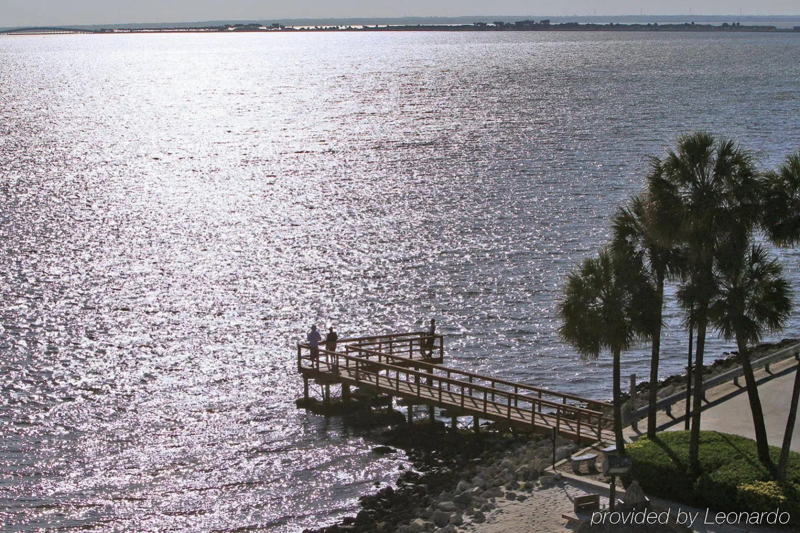 Photo - Sailport Waterfront Suites