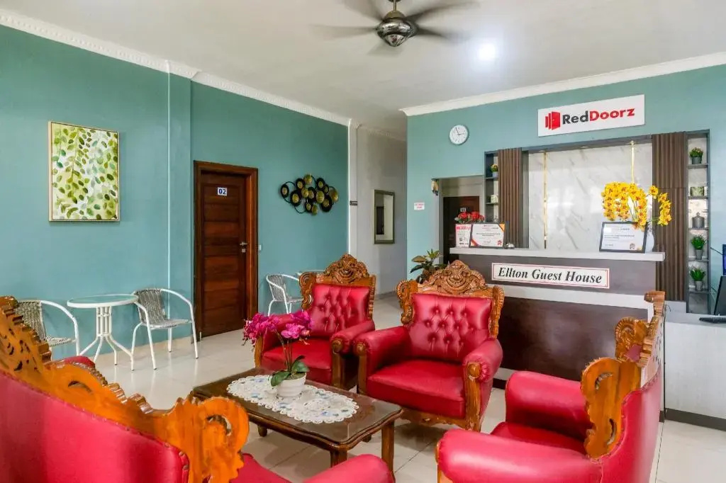 Photo - RedDoorz near Hermes Place Polonia Medan