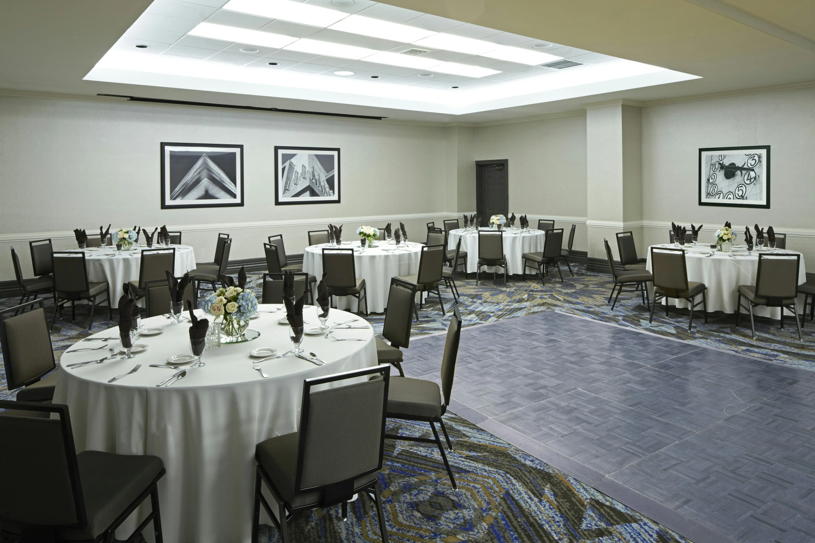 Photo - Embassy Suites by Hilton Los Angeles International Airport North