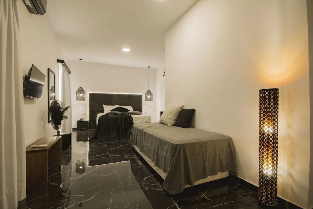 Photo - BOHOTEL Messonghi - Designer's Hotel