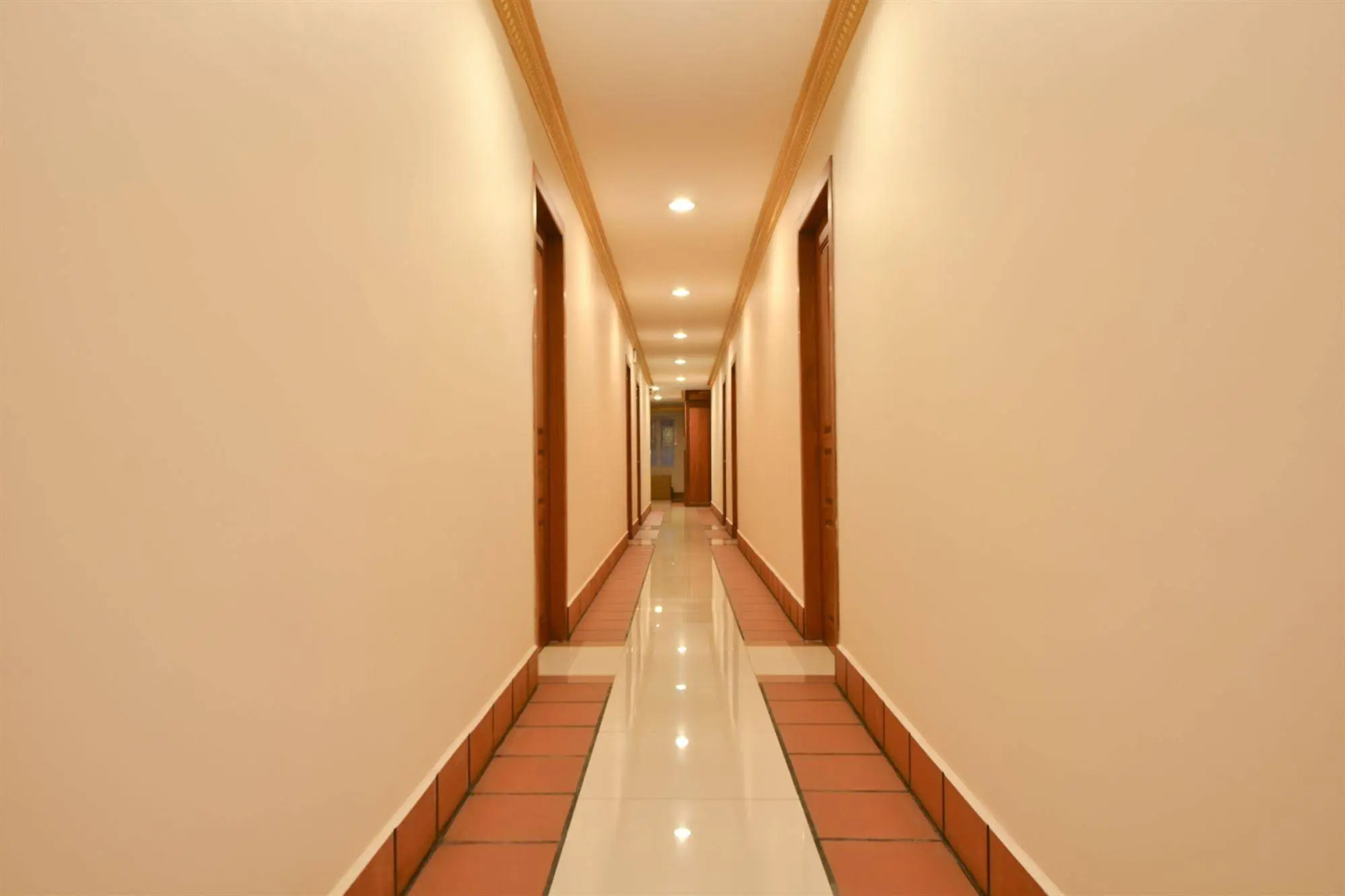 Foto - Golden House International Hotel