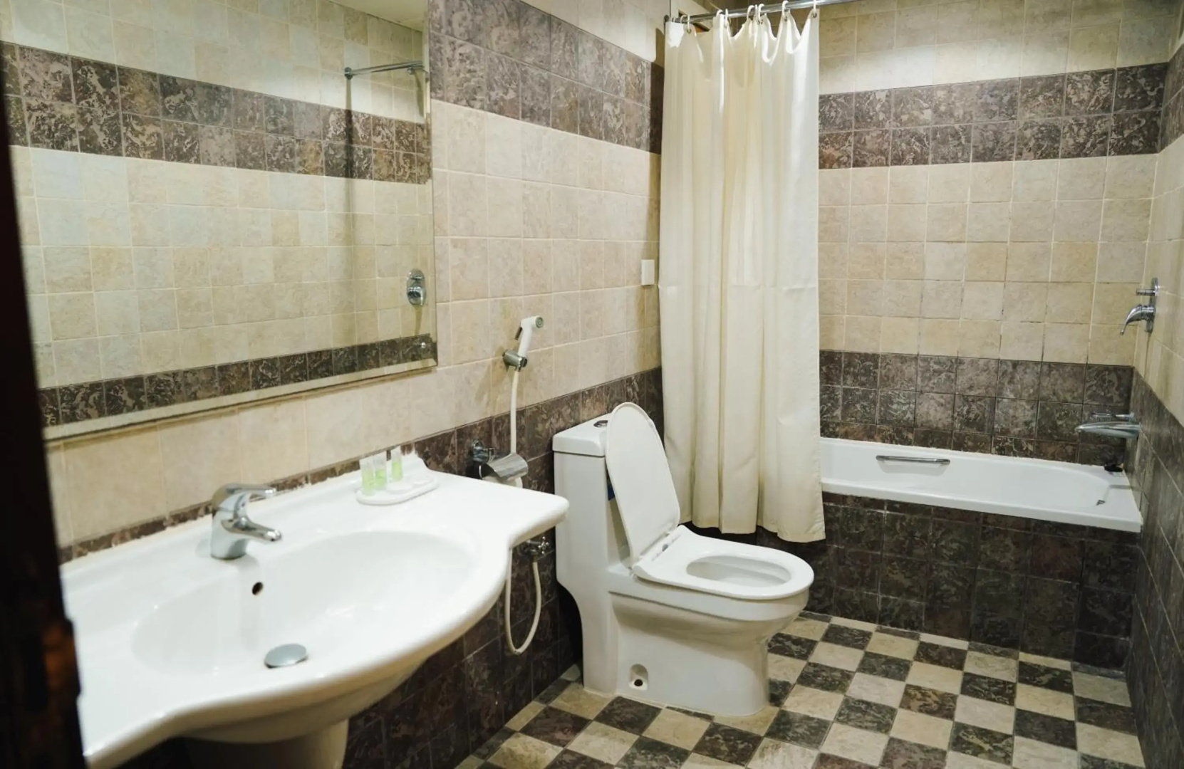 Photo - Safeer International Hotel By Brothers International