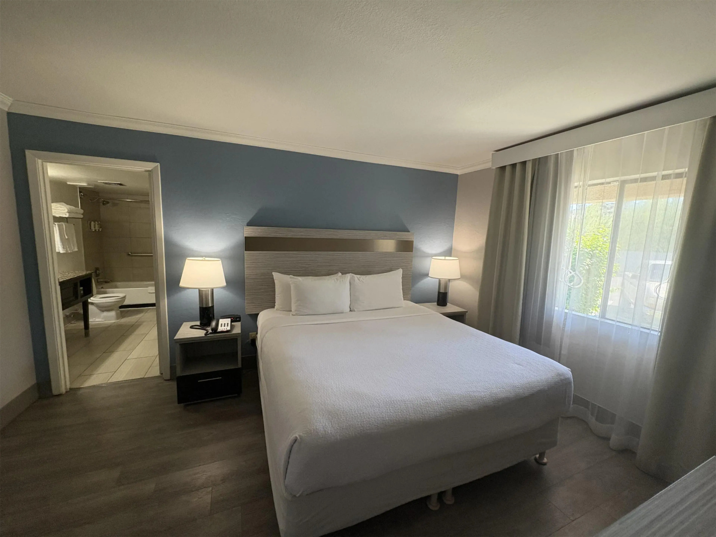 Foto - SureStay InnSuites Phoenix Hotel & Suites by Best Western