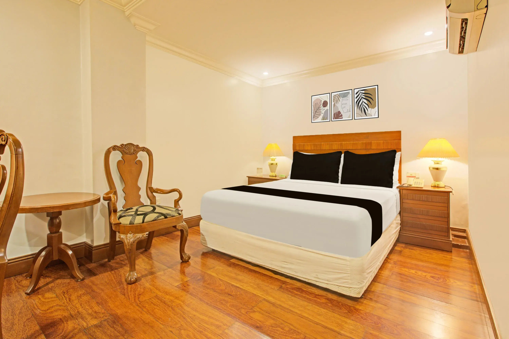 Foto - Townhouse OAK Makati Manila Near PNR Pasay Evangelista formerly VIP Suites
