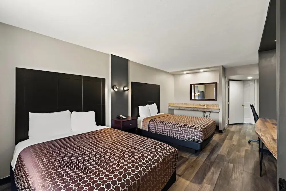 Photo - Scottish Inns Austin North