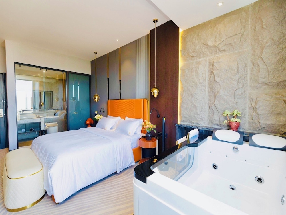 NEW CENTURY DALAT