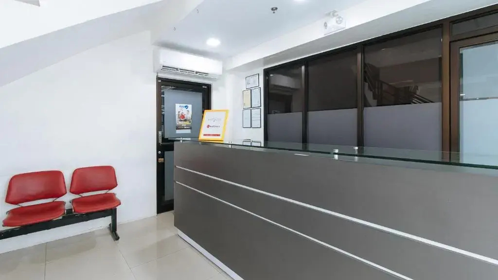 Photo - RedDoorz Plus at Evangelista Street Makati