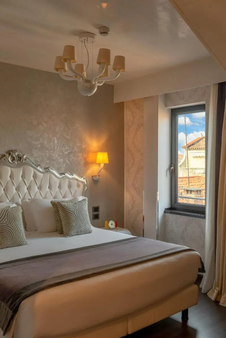 Photo - Carnival Palace - Venice Collection