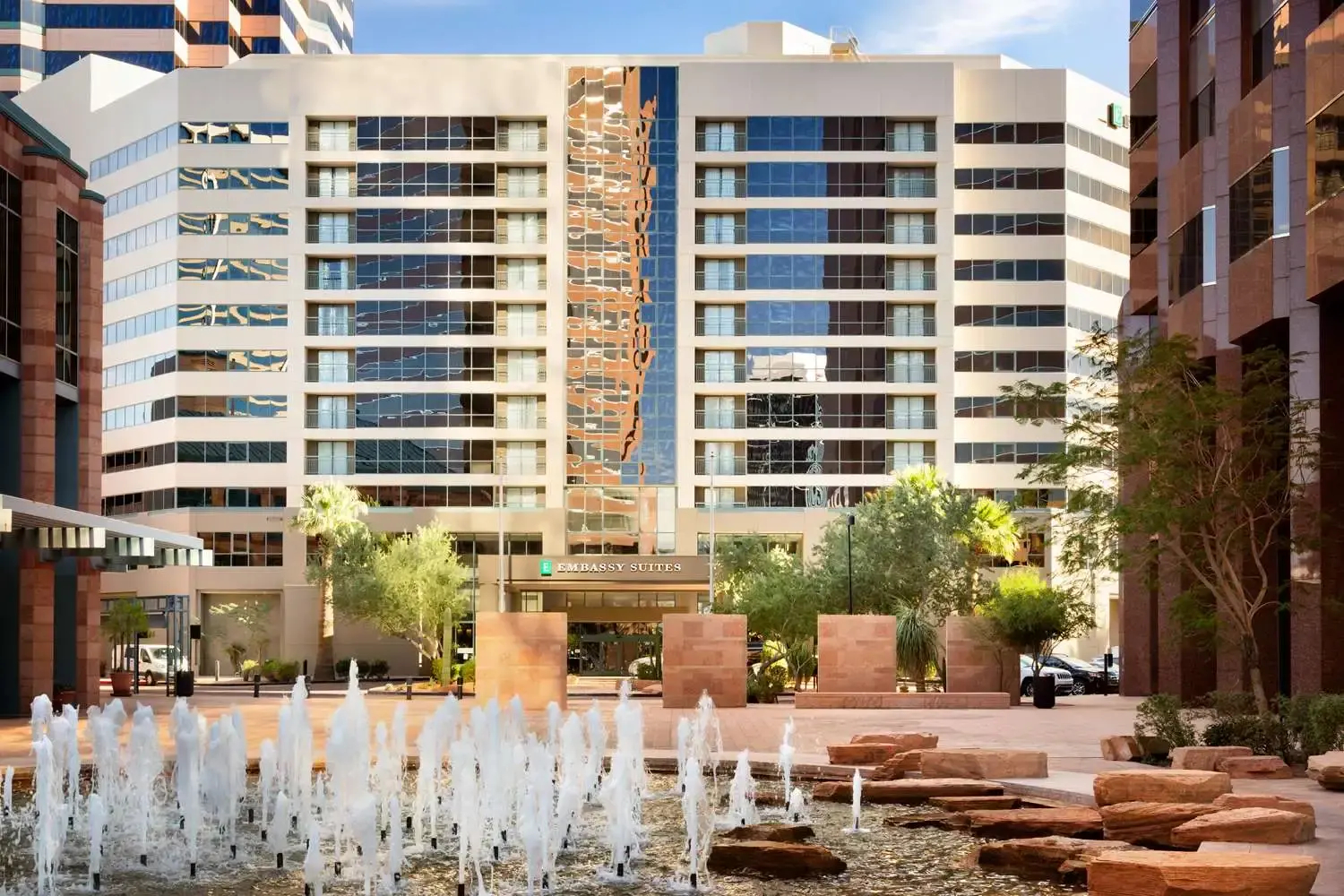 Photo - Embassy Suites by Hilton Phoenix Downtown North