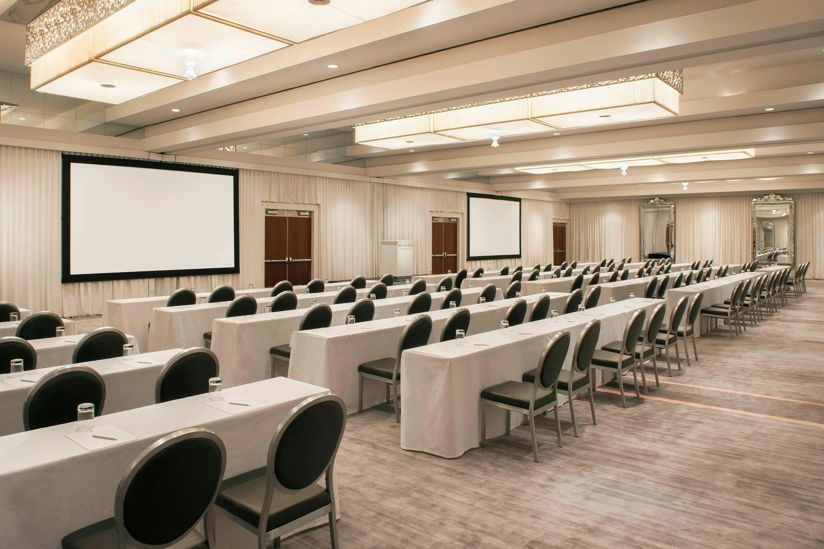 Photo - SLS Hotel, a Luxury Collection Hotel, Beverly Hills