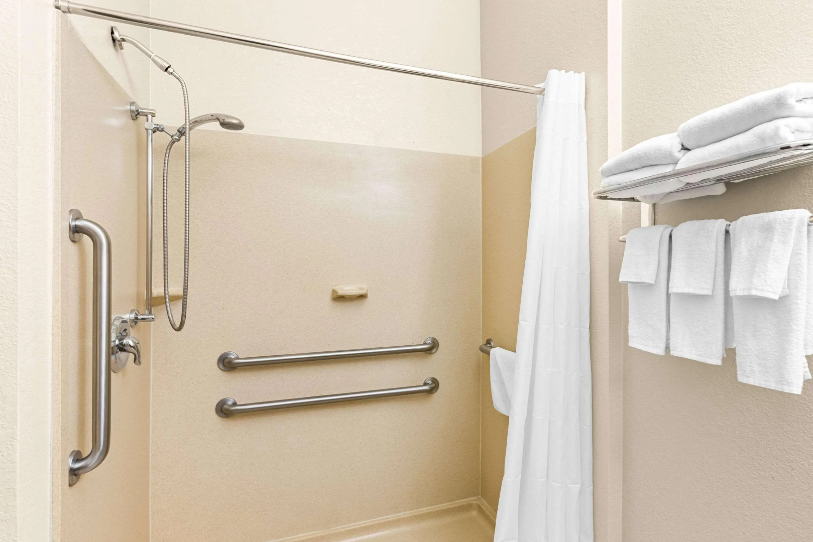 Photo - Comfort Suites Grayslake near Libertyville North