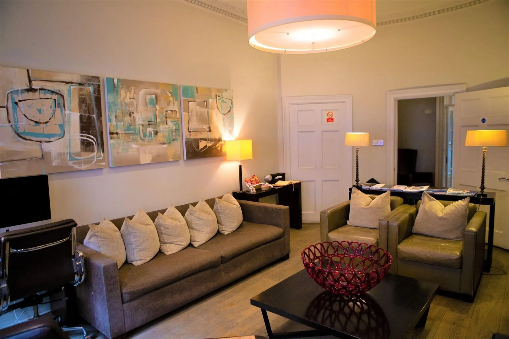 Photo - The Sumner Hotel