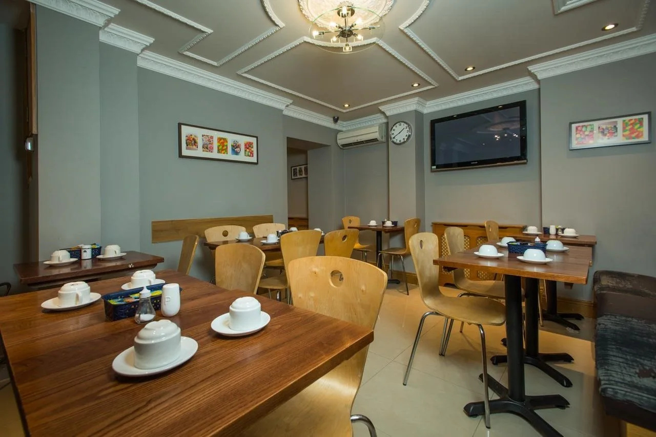 Photo - Brit Hotels Earls Court