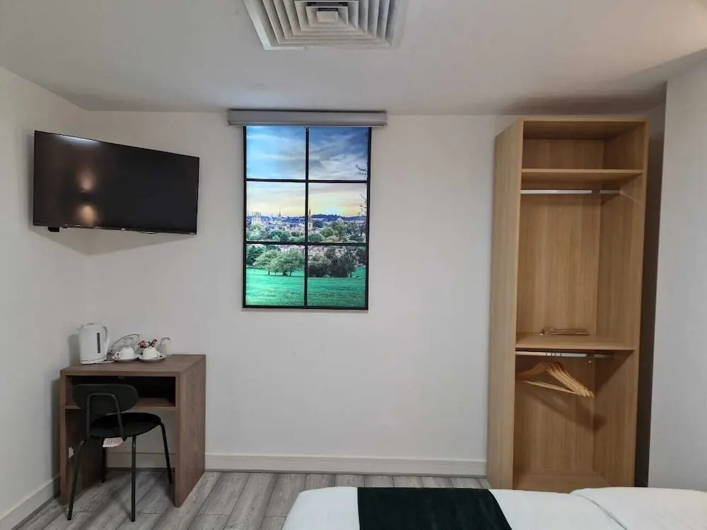 Foto - Crown House