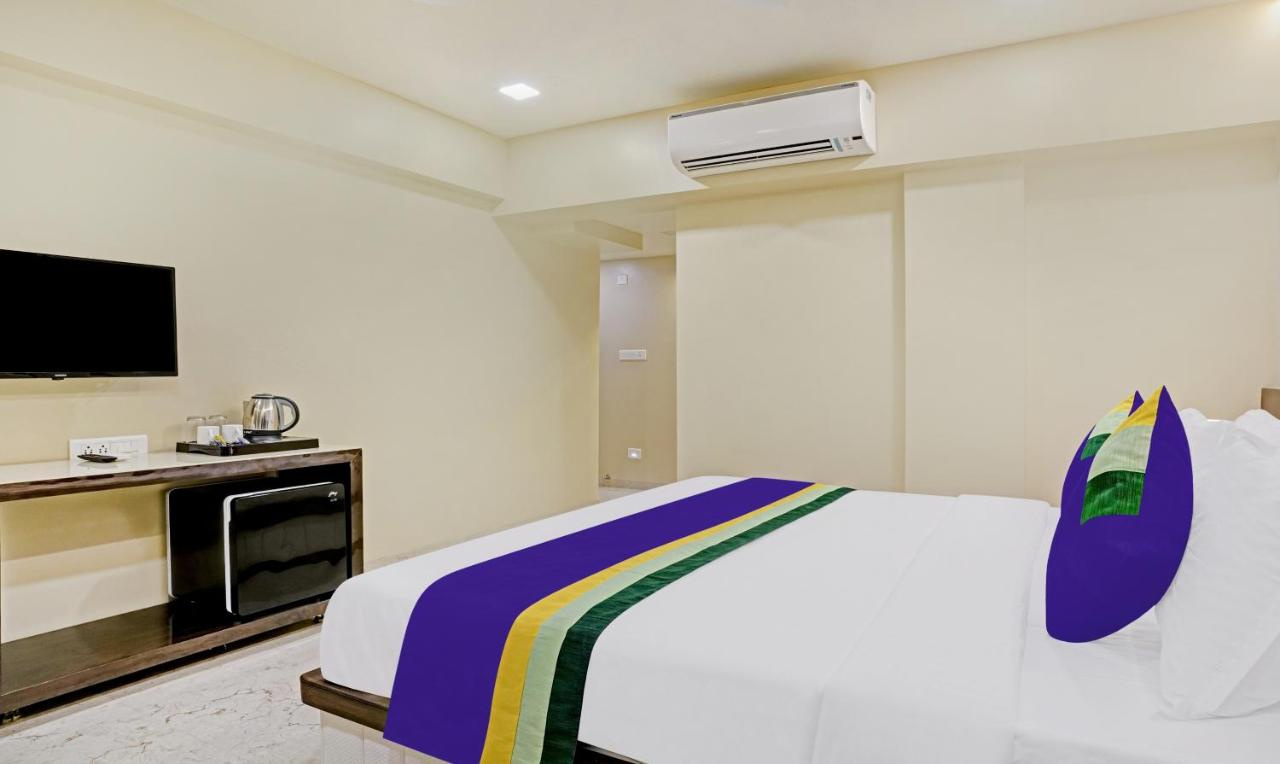 Photo - Treebo Premium Golden Bliss Trimurti Nagar Square