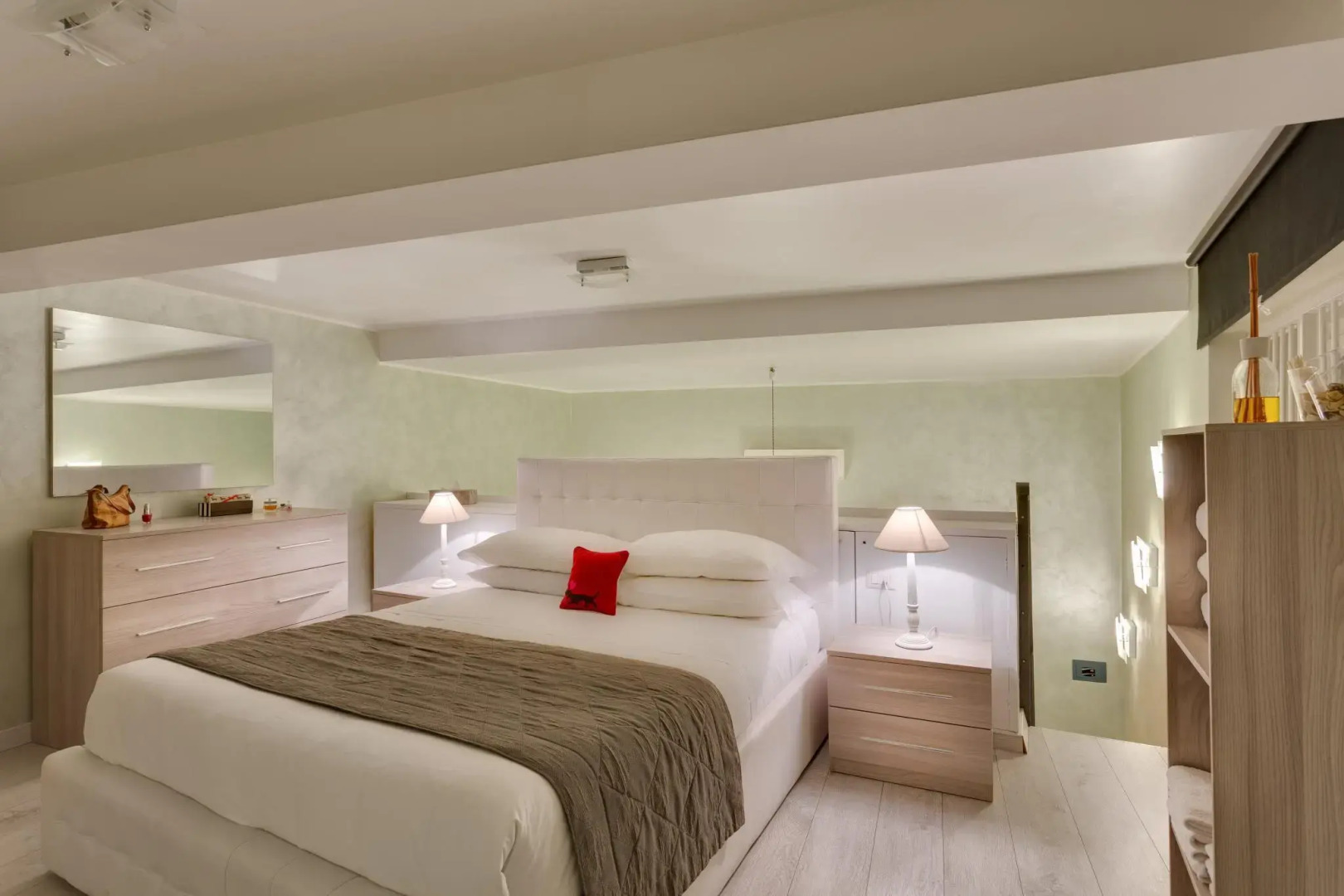 Photo - Tritone Top House