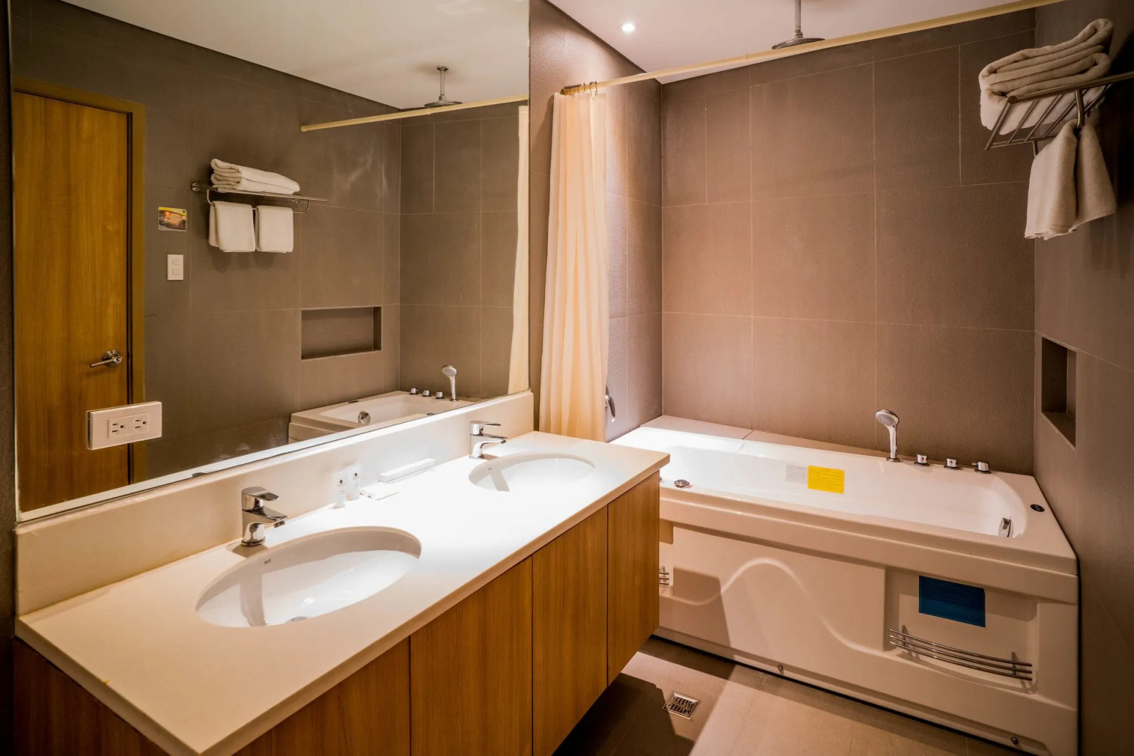 Foto - Madison 101 Hotel + Tower