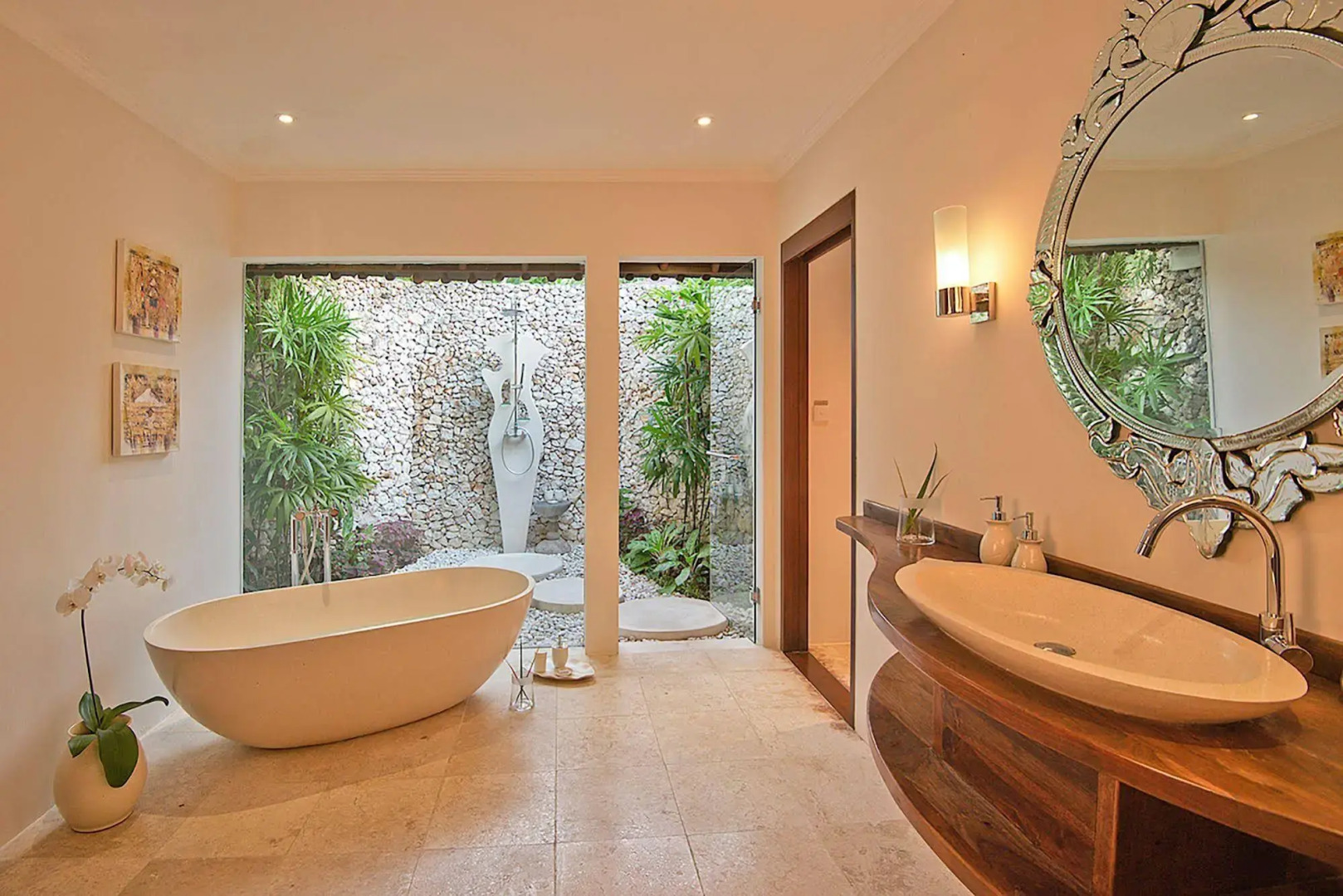 Photo - Villa Kori Bali Kubu, 9 people maximum, close to Seminyak Beach