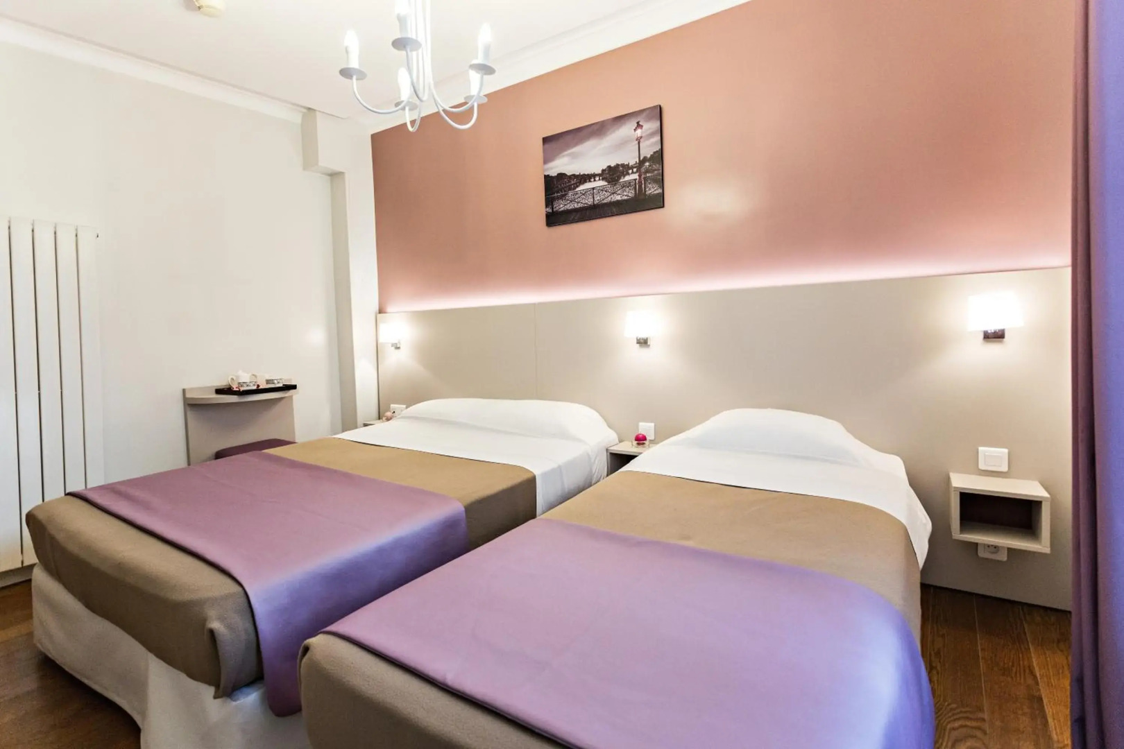 Photo - Modern Hotel