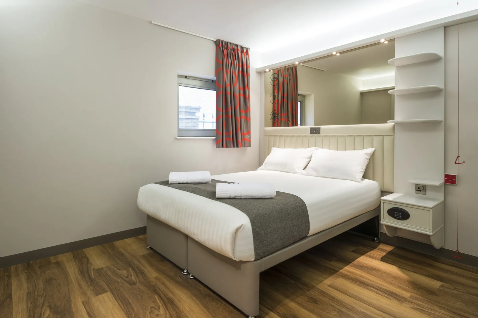 Photo - Point A Hotel London Canary Wharf