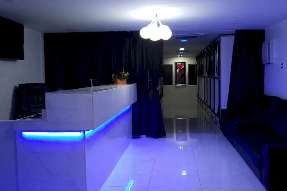 Foto - Oyo 91036 J Capsule Hotel Jalan Bukit