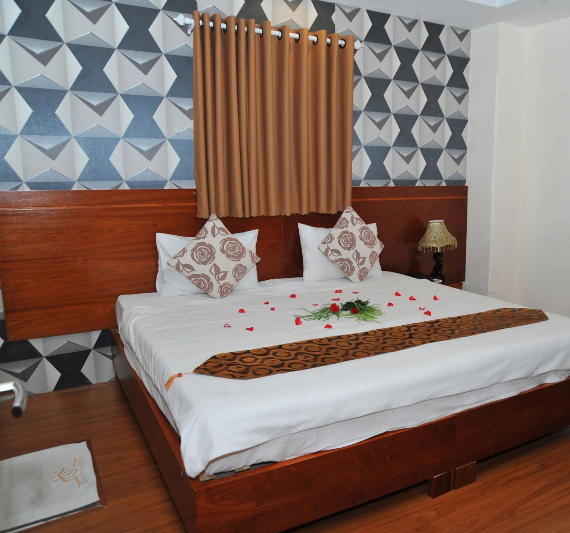 Photo - Queen Central Hotel - Ben Thanh Market