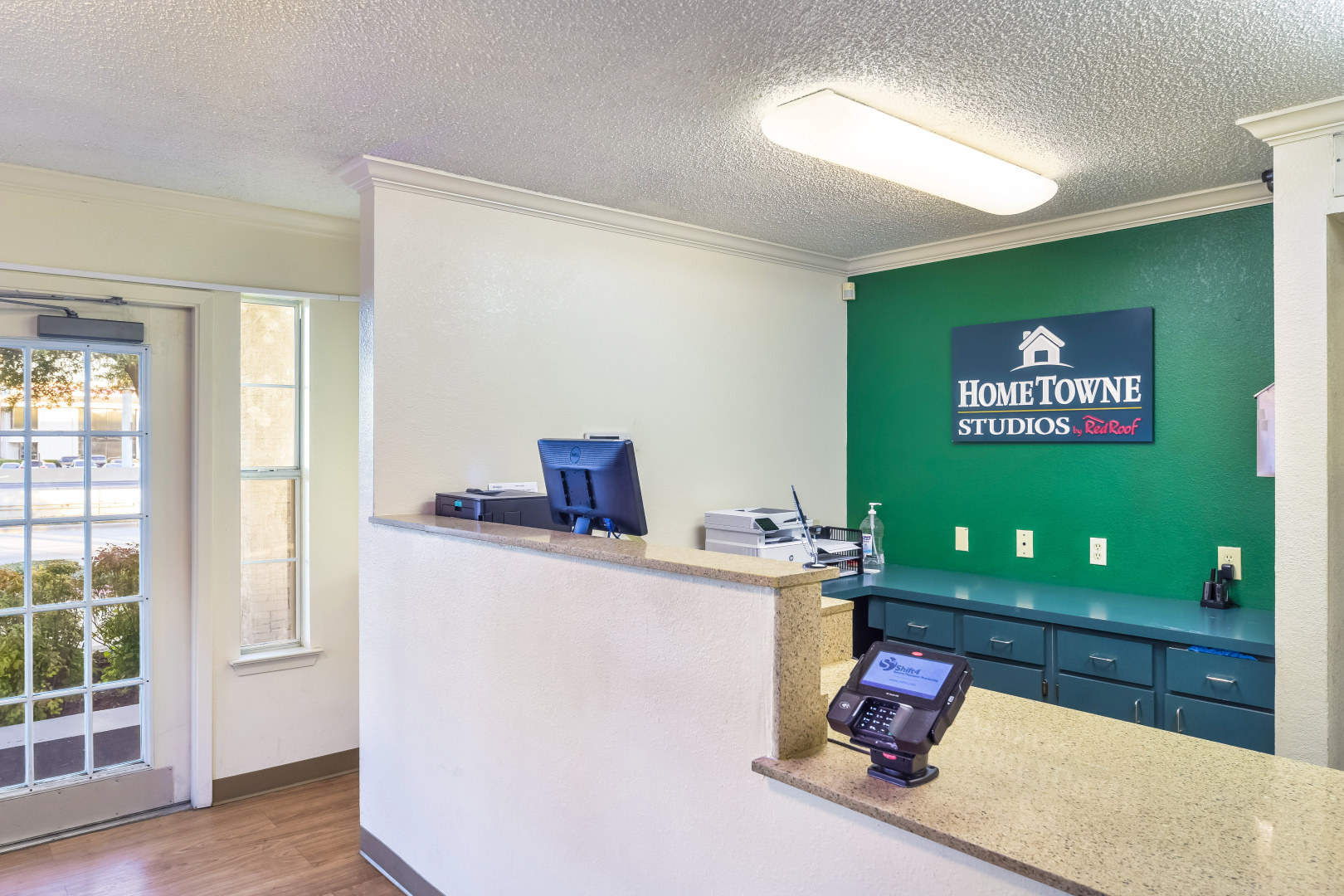 Foto - HomeTowne Studios By Red Roof Dallas - North Addison/ Tollway