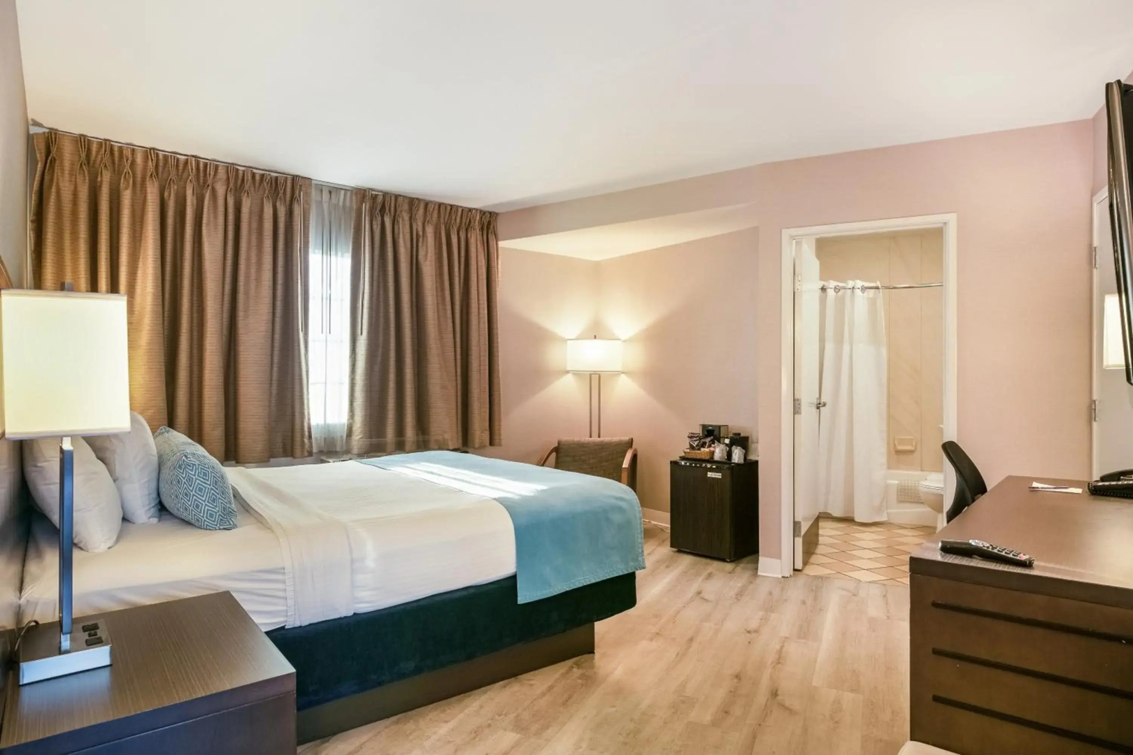 Foto - Safari Inn Burbank-Universal, a Coast Hotel