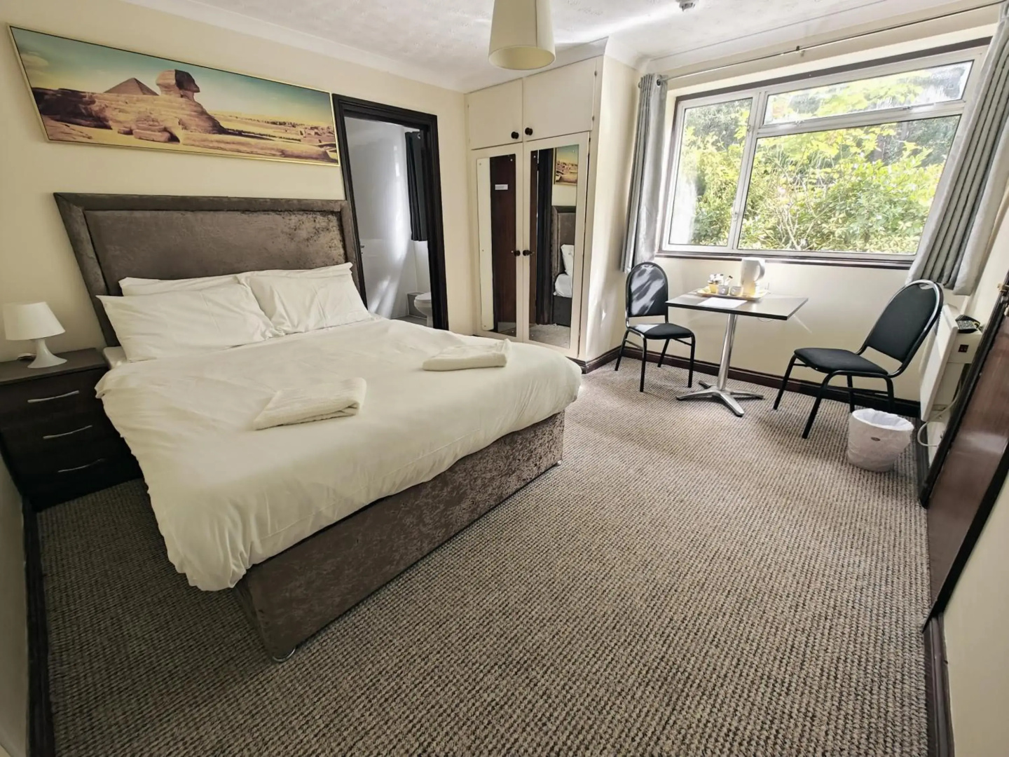 Photo - Little Foxes Hotel & Gatwick Airport Parking