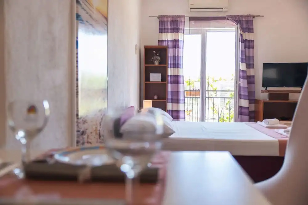 Tranquil and Stylish Apartment Kastel Novi