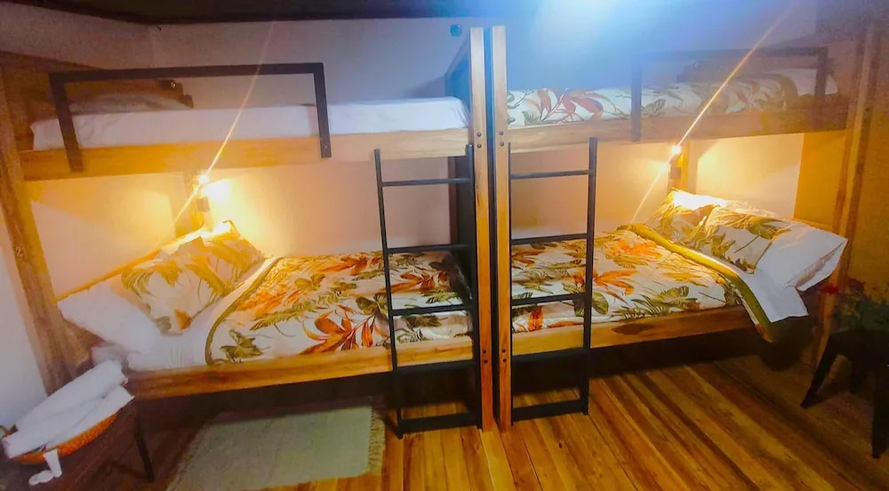 Photo - Sun Backpackers