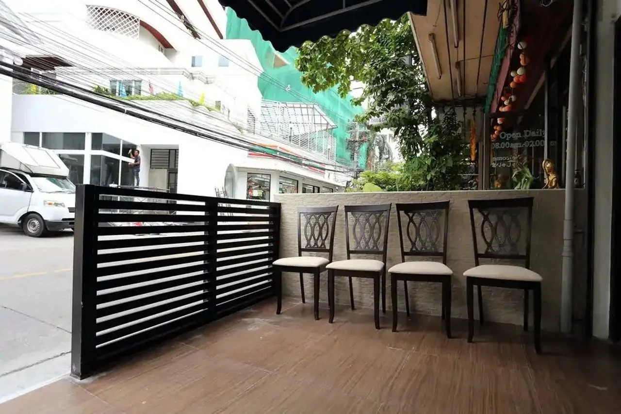 Photo - Sukhumvit 20 Guest House