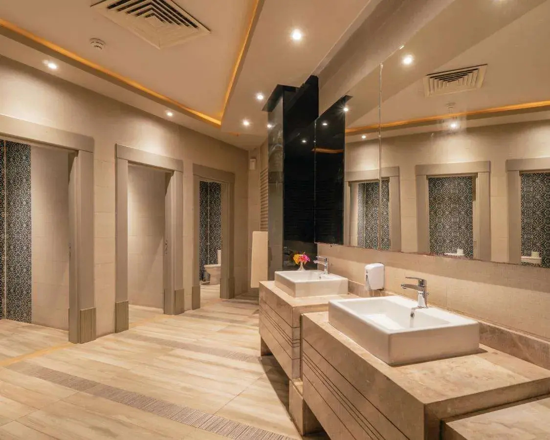 Photo - AMC Royal Hotel & Spa