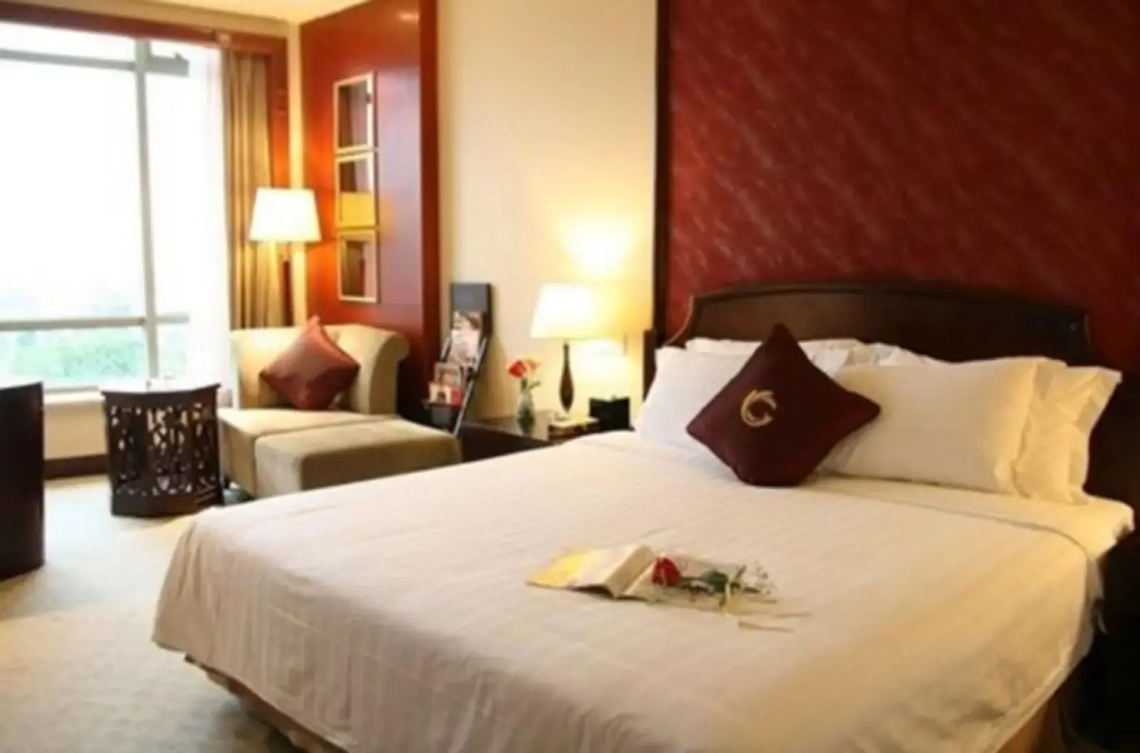 Photo - Royal Marina Plaza