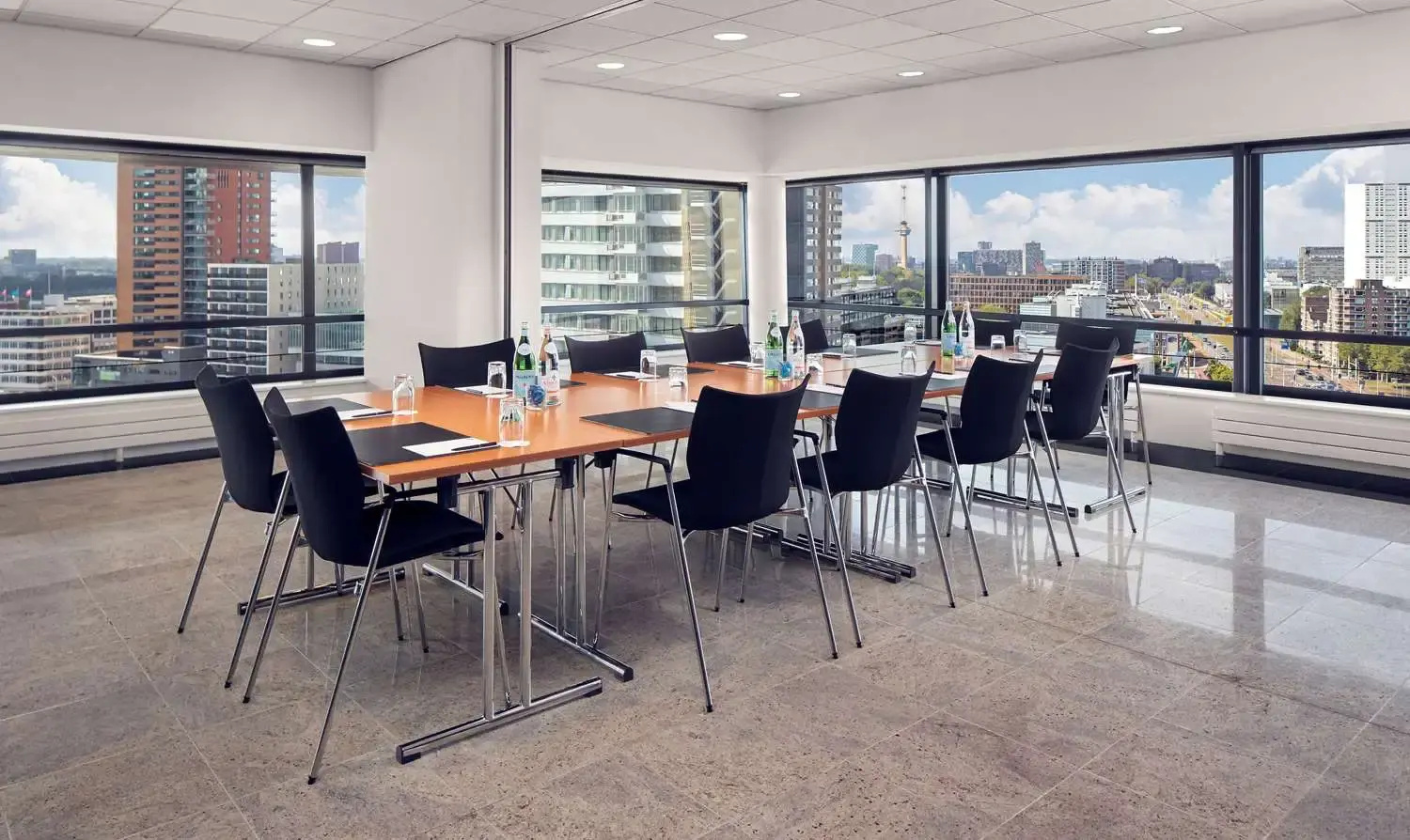 Foto - DoubleTree by Hilton Rotterdam Centre Hotel