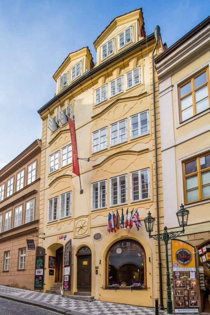 Photo - The Golden Wheel Hotel