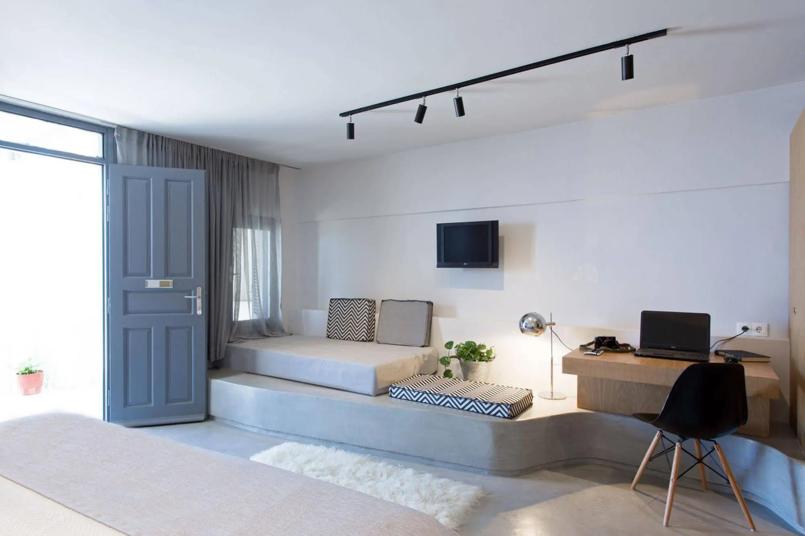 Photo - Xenones Filotera