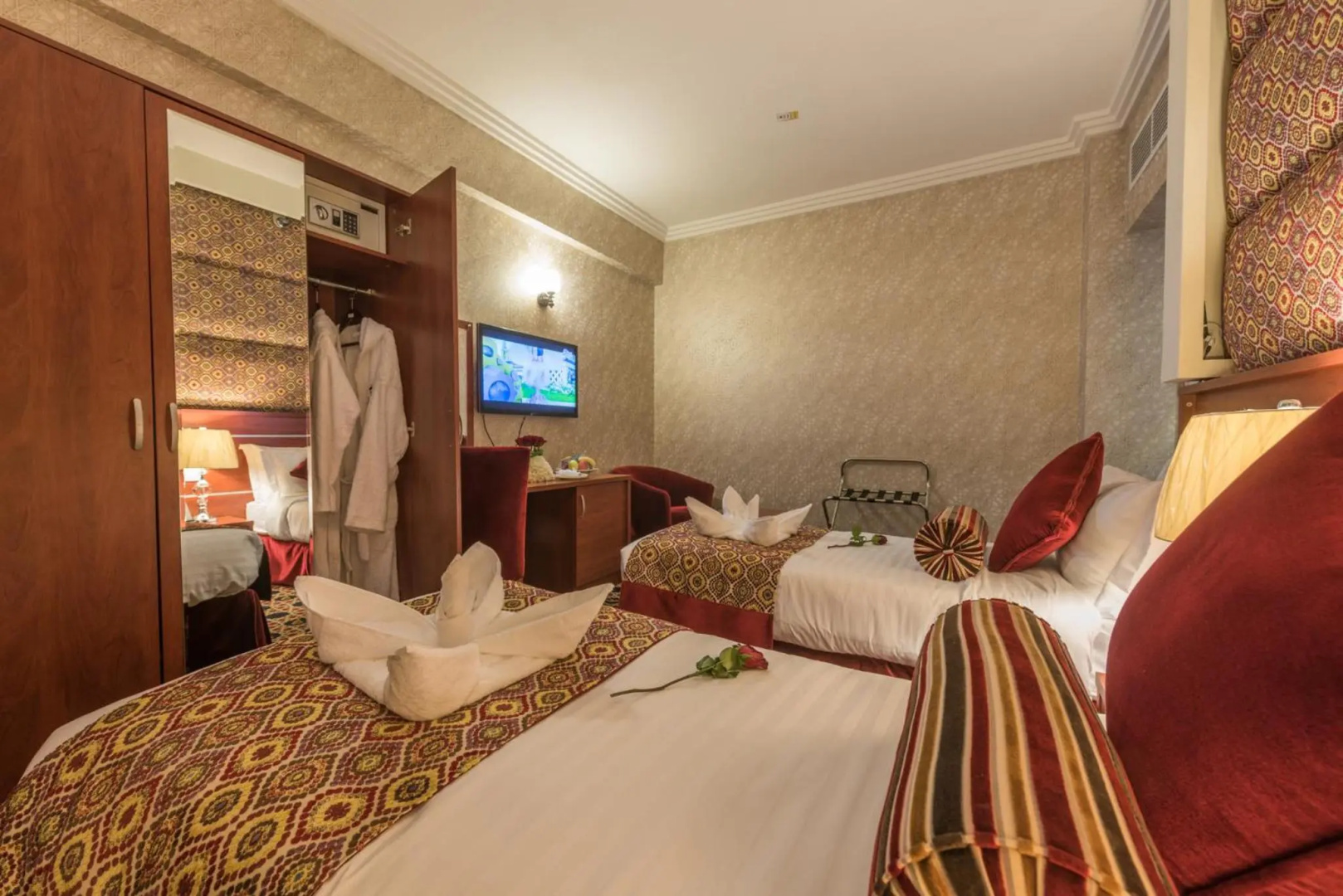 Photo - Nusk Al Madinah Hotel