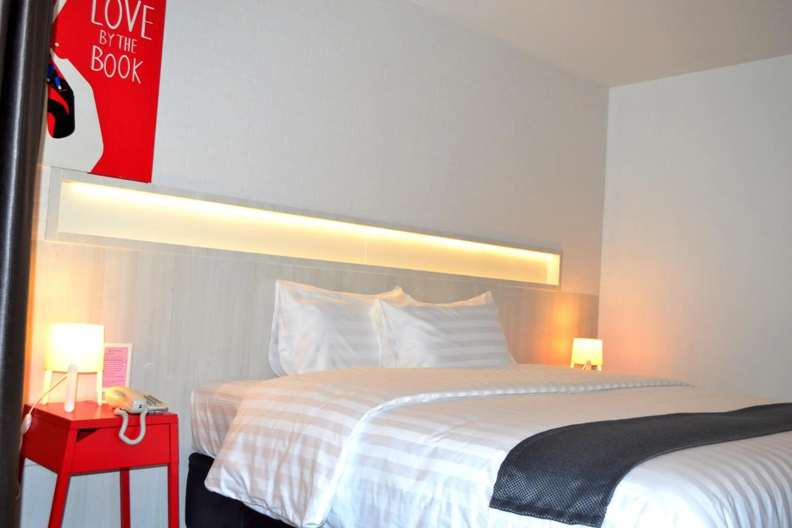 Photo - Flipper Lodge Hotel