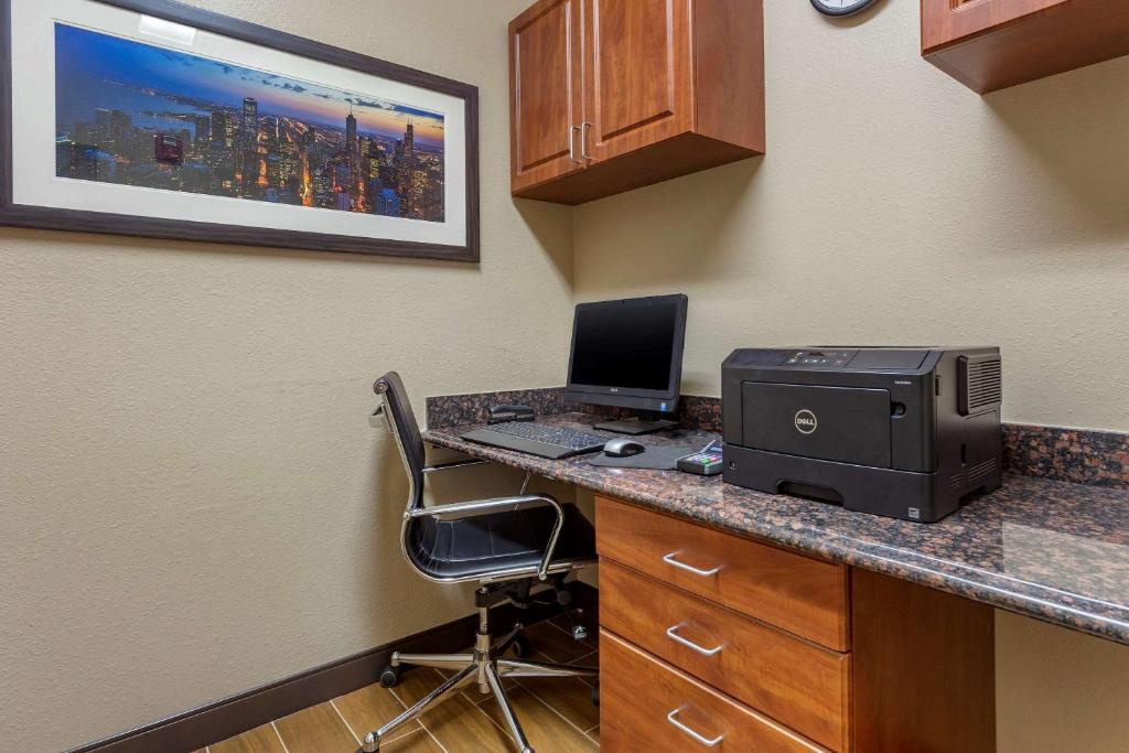 Photo - Comfort Suites Grayslake near Libertyville North