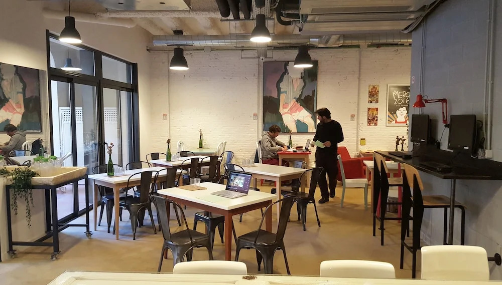 Photo - Ten To Go Hostel