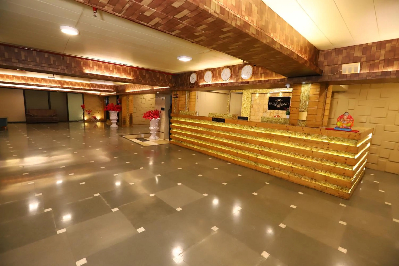 Foto - Hotel Palm Grand Naraina New Delhi - Couple Friendly Local IDs Accepted