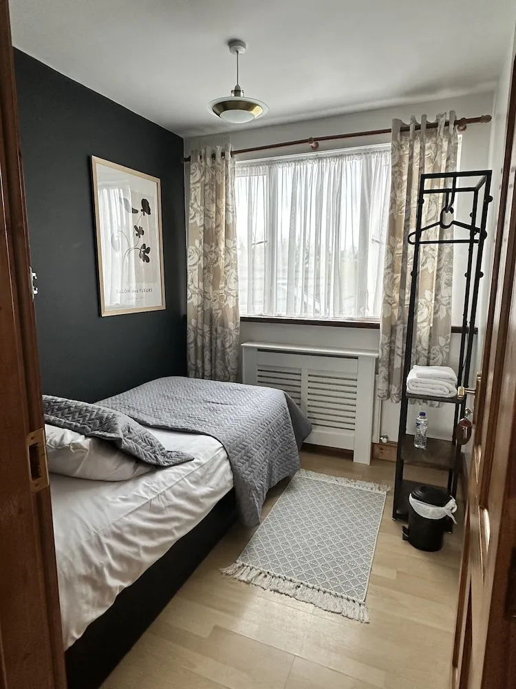 Photo - Malahide Guest Rooms
