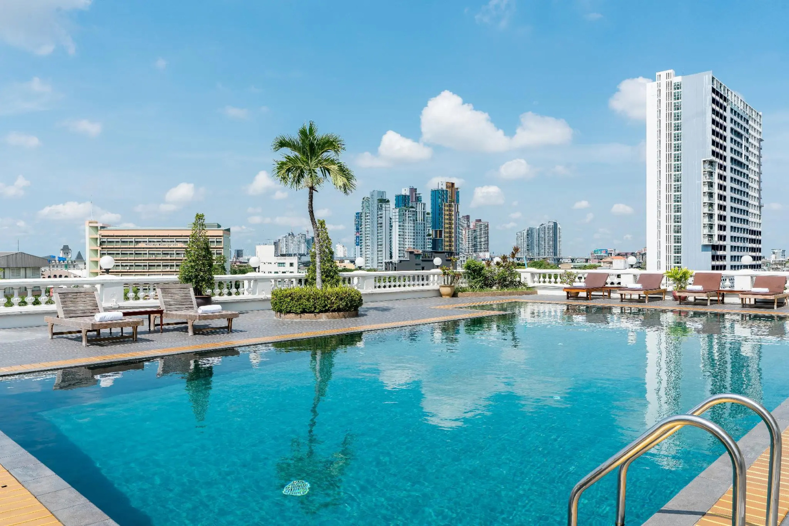 Foto - The Niran Grand Hotel