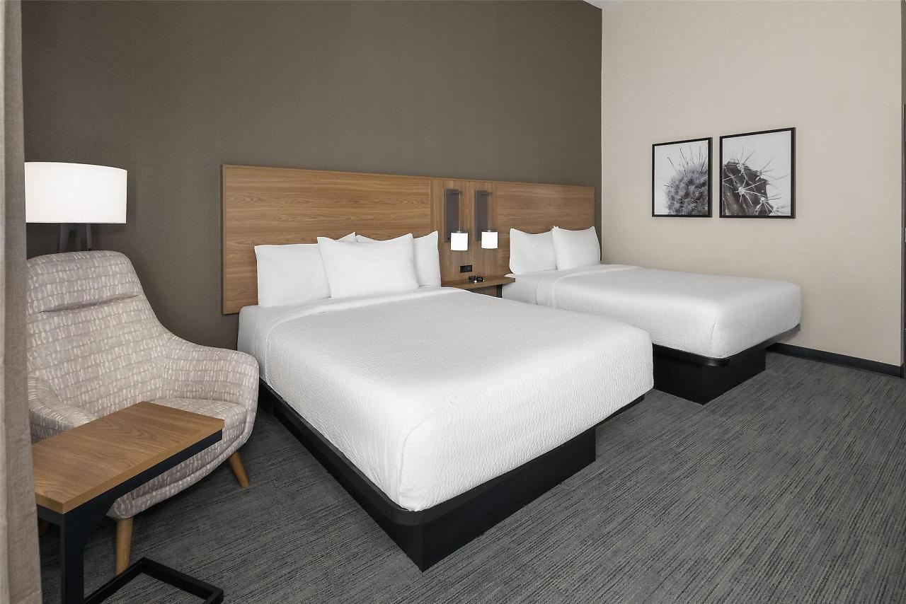Photo - La Quinta Inn & Suites by Wyndham Phoenix West / Glendale
